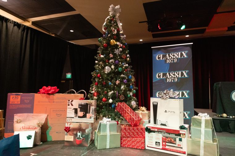 Lady B Holiday Basement Party 2023